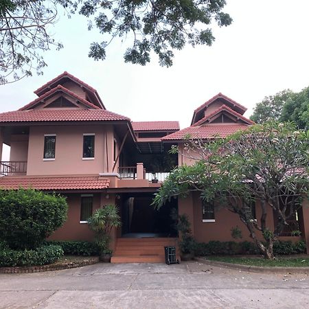 Areena Resort And Hotel Uttaradit Ngoại thất bức ảnh