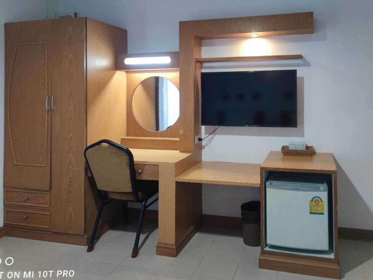 Areena Resort And Hotel Uttaradit Ngoại thất bức ảnh