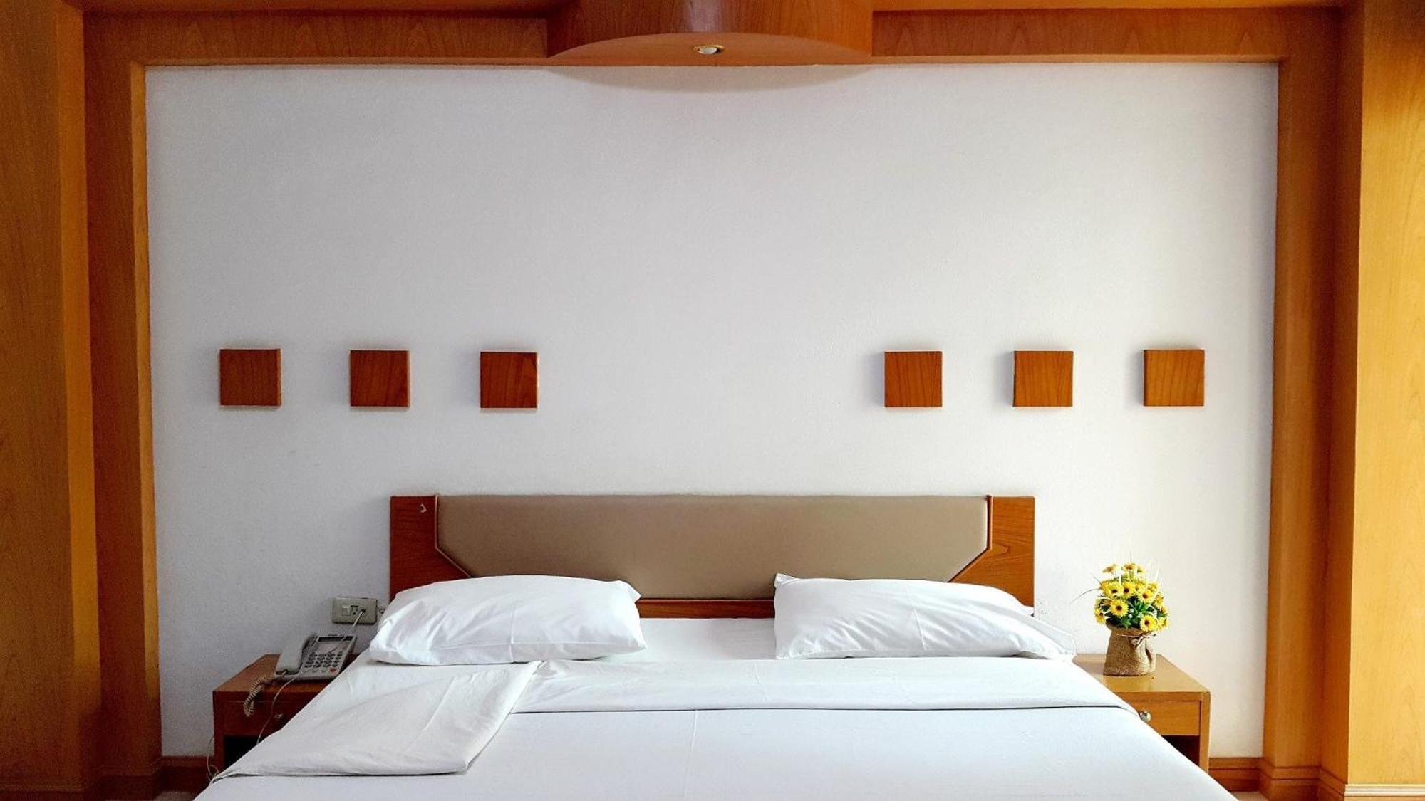 Areena Resort And Hotel Uttaradit Ngoại thất bức ảnh
