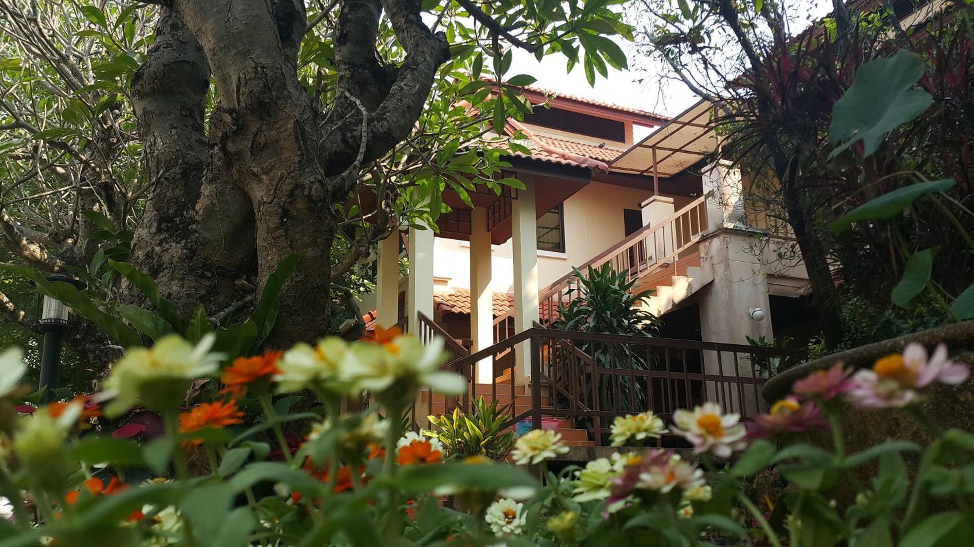 Areena Resort And Hotel Uttaradit Ngoại thất bức ảnh